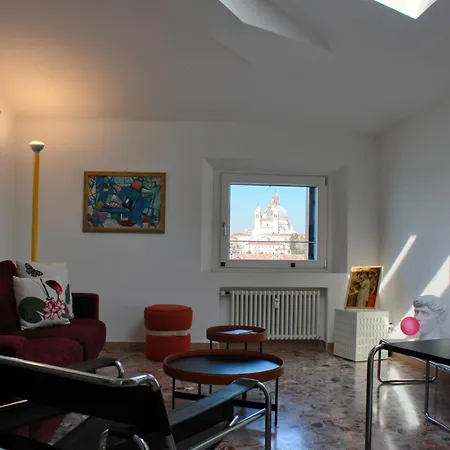 Iconic - View In Venecia