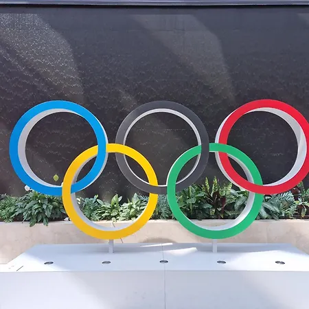 Iconic - View In דירה *