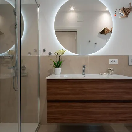 Iconic - View In 아파트