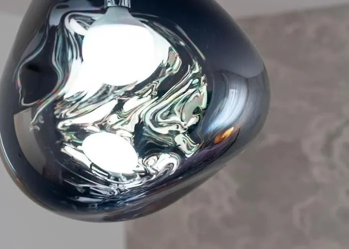 Iconic - View In 公寓