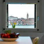 Iconic - View In Apartment *