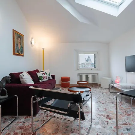 Iconic - View In * Benátky